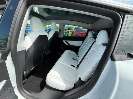 2022 Tesla Model Y Long Range AWD