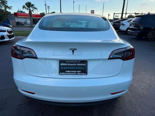 Pearl White Multi-Coat 2023 Tesla Model 3 Standard Range