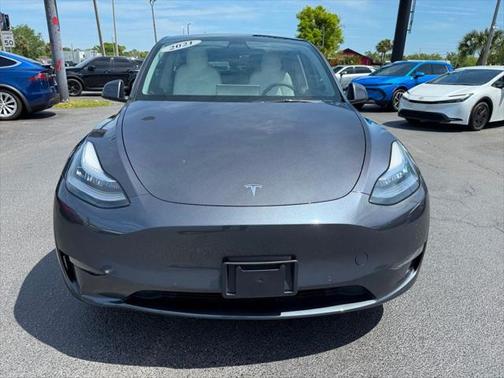 2021 Tesla Model Y **Long Range** 7 PASSENGERS**