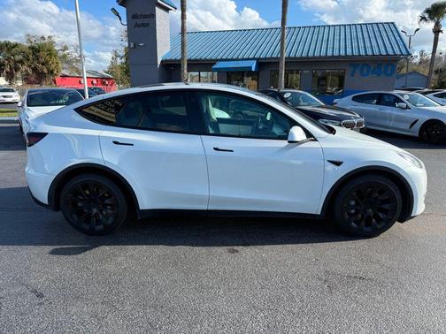 2022 Tesla Model Y Long Range AWD