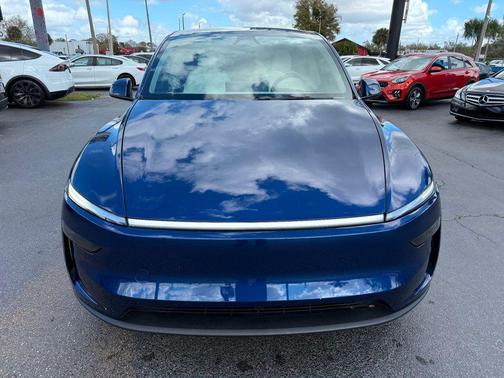 2026 Tesla Model Y Premium RWD