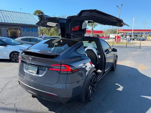 2022 Tesla Model X **MODEL X AWD 6 PASSENGERS**