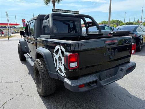 2022 Jeep Gladiator Sport