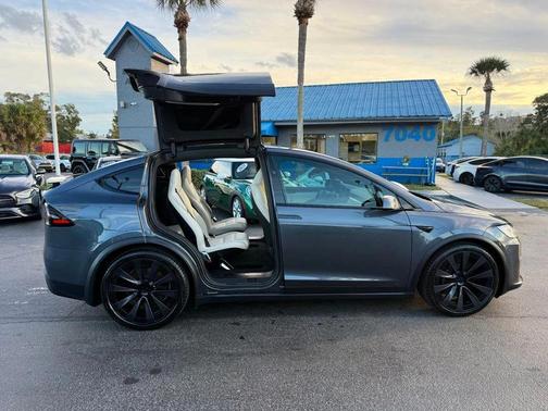2022 Tesla Model X Plaid AWD