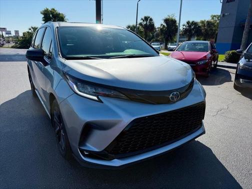 2025 Toyota Sienna XSE 7 Passenger