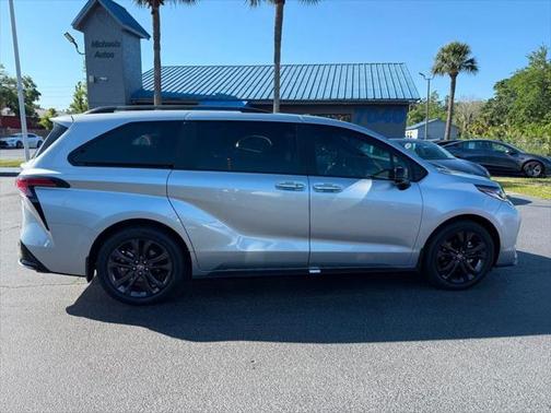 2025 Toyota Sienna XSE 7 Passenger