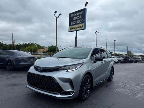 2025 Toyota Sienna XSE 7 Passenger
