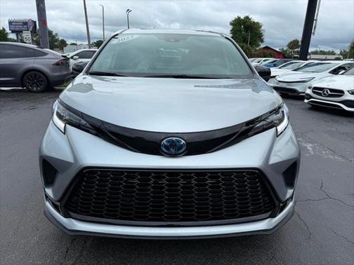 2025 Toyota Sienna XSE 7 Passenger