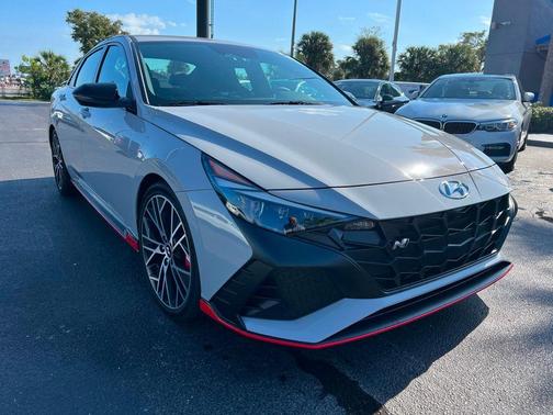 Photo 3 of 19 of 2022 Hyundai Elantra N Base