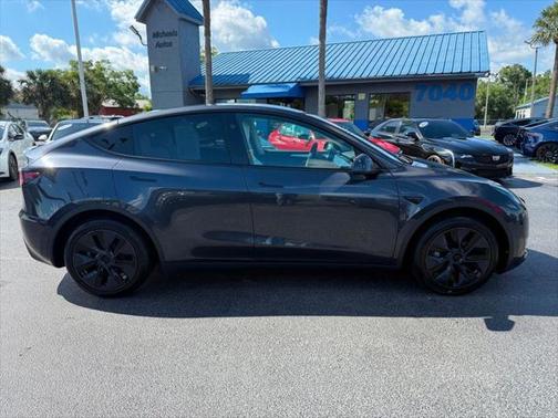 2024 Tesla Model Y RWD
