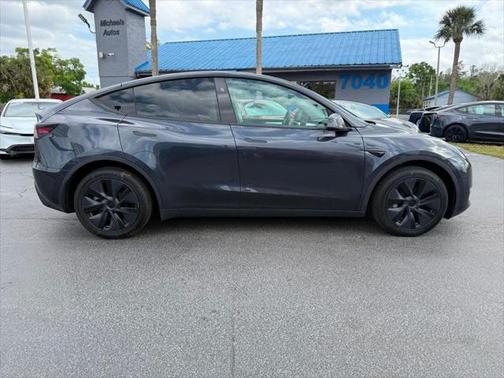 2024 Tesla Model Y RWD