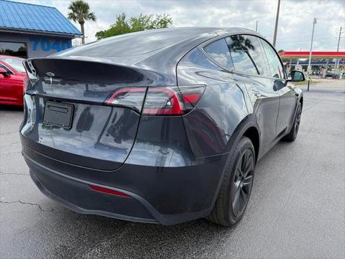 2024 Tesla Model Y RWD