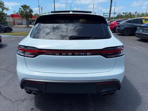 2022 Porsche Macan Base