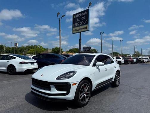 2022 Porsche Macan Base
