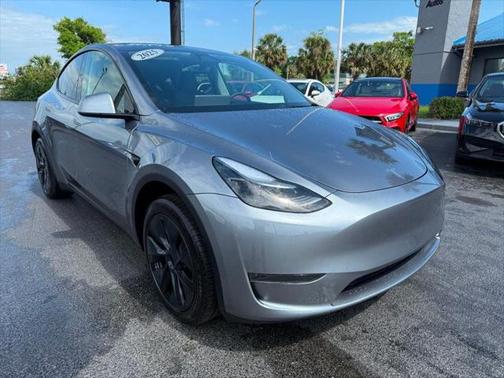2025 Tesla Model Y Long Range RWD