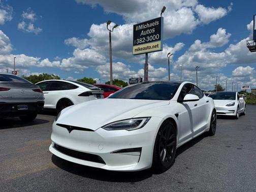 Pearl White Multi-Coat 2022 Tesla Model S Plaid
