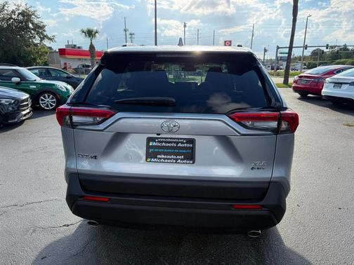 2025 Toyota RAV4 Hybrid XLE