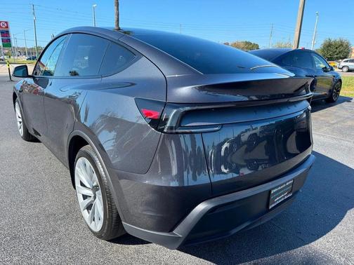 2026 Tesla Model Y Premium RWD