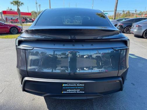 2026 Tesla Model Y Premium RWD