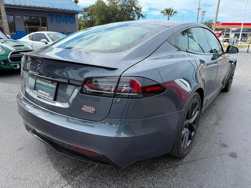 2023 Tesla Model S Plaid