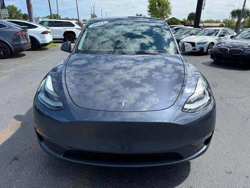 2023 Tesla Model Y **LONG RANGE AWD 7 PASSENGERS**