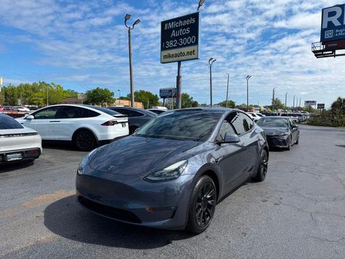 2023 Tesla Model Y **LONG RANGE AWD 7 PASSENGERS**