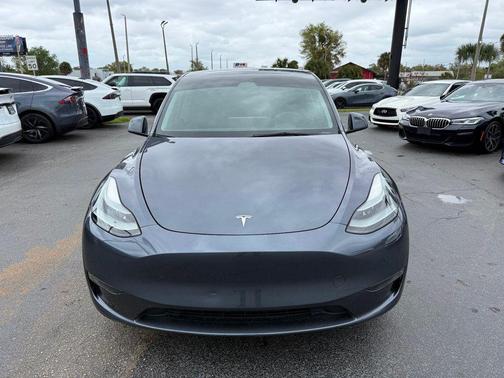 2023 Tesla Model Y **LONG RANGE AWD 7 PASSENGERS**