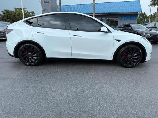 2022 Tesla Model Y Performance AWD
