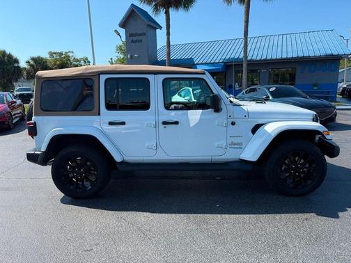 2022 Jeep Wrangler Unlimited 4xe Sahara