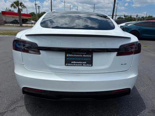 Pearl White Multi-Coat 2021 Tesla Model S Plaid