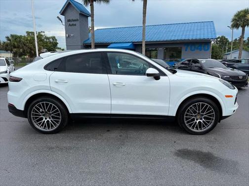 2023 Porsche Cayenne Platinum Edition