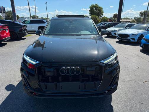 Mythos Black Metallic 2025 Audi Q7 55 Premium Plus