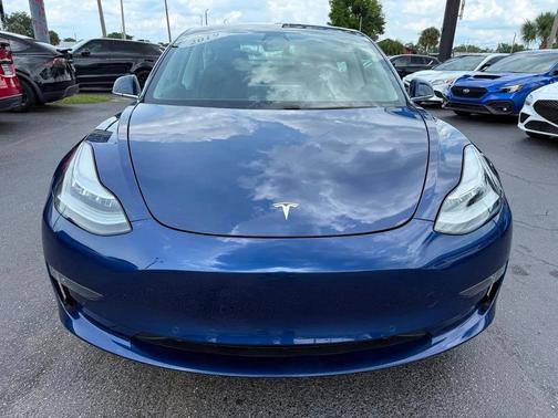 Deep Blue Metallic 2019 Tesla Model 3 Performance