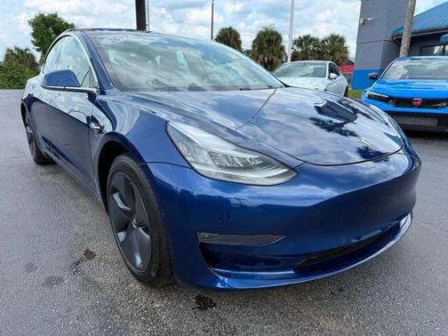 Deep Blue Metallic 2019 Tesla Model 3 Performance