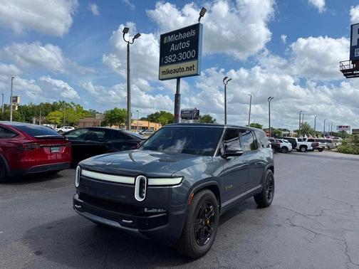 2023 Rivian R1S Adventure