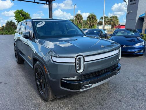 2023 Rivian R1S Adventure