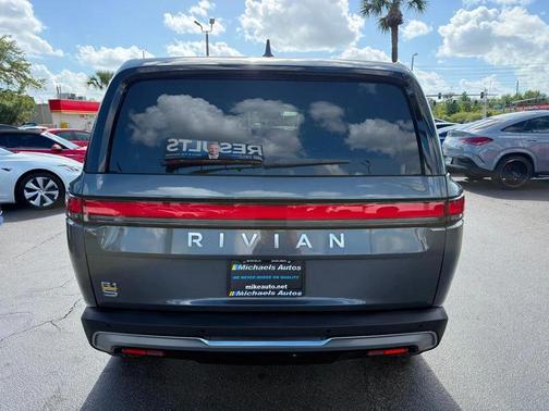 2023 Rivian R1S Adventure