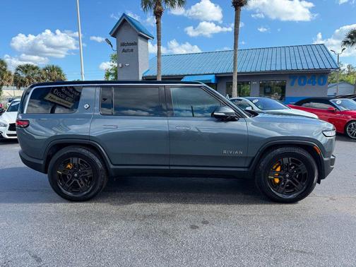 2023 Rivian R1S Adventure