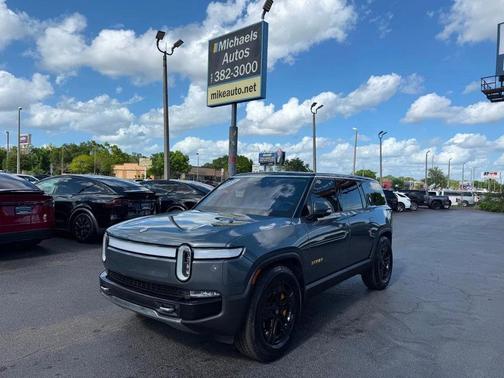 2023 Rivian R1S Adventure