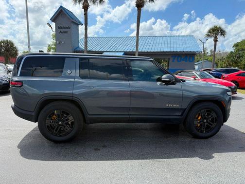 2023 Rivian R1S Adventure