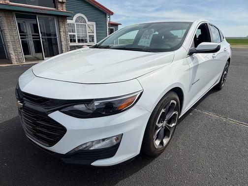 Summit White 2022 Chevrolet Malibu FWD LT