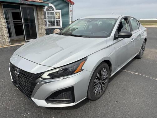 Brilliant Silver Metallic 2024 Nissan Altima 2.5 SV