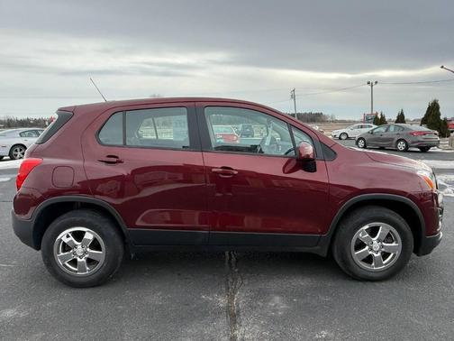 Maroon 2016 Chevrolet Trax LS