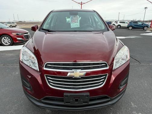 Maroon 2016 Chevrolet Trax LS