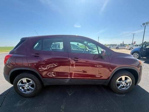 Maroon 2016 Chevrolet Trax LS