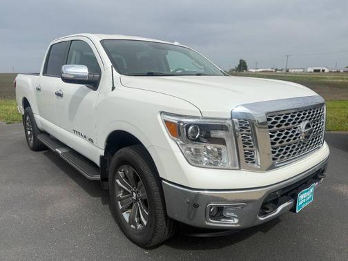 Pearl White 2018 Nissan Titan SL