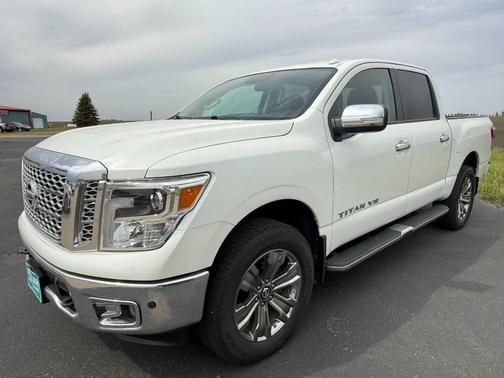 Pearl White 2018 Nissan Titan SL