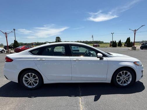 White Platinum Metallic Tri-Coat 2020 Ford Fusion SE