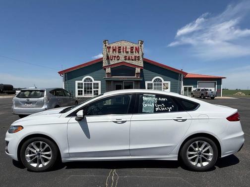 White Platinum Metallic Tri-Coat 2020 Ford Fusion SE