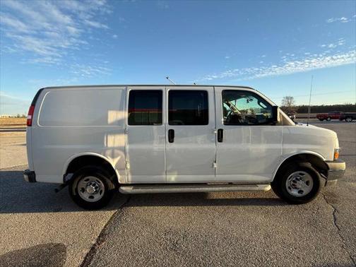 2022 Chevrolet Express 2500 RWD 2500 Regular Wheelbase WT